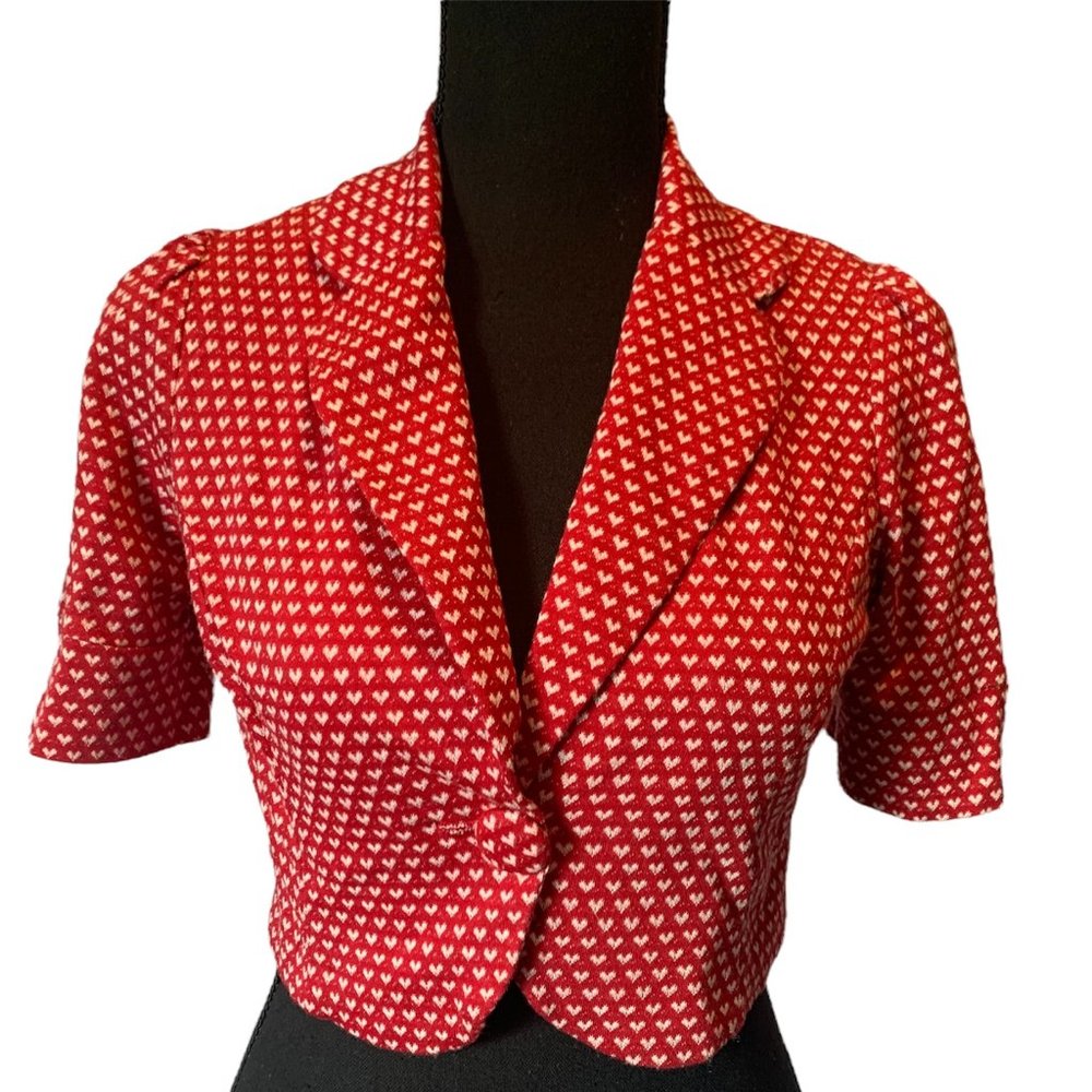 Red and White Hearts Collared Crop Top